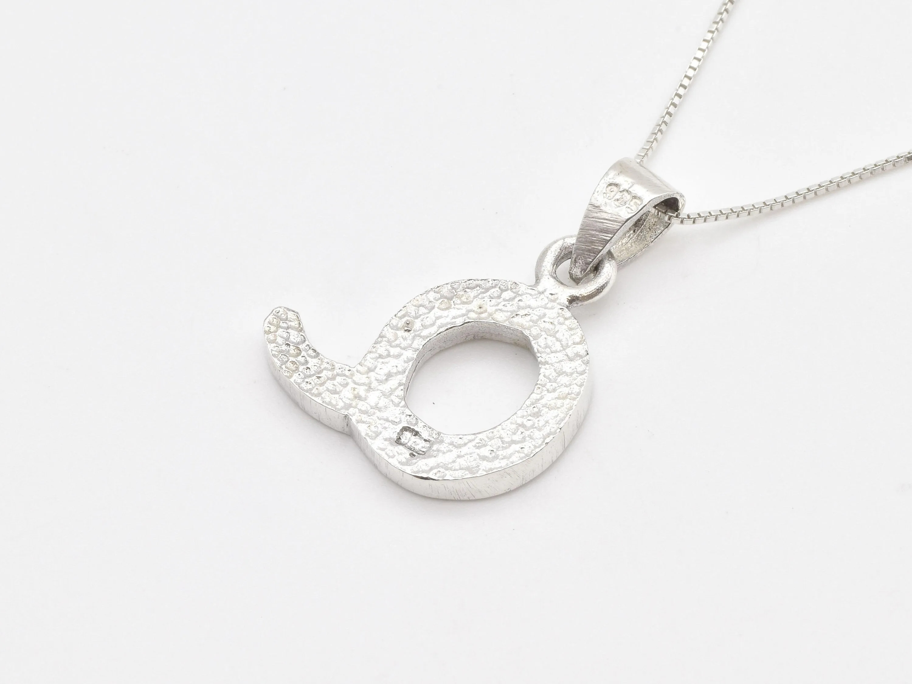 Letter Q Pendant - Initial Q Necklace - Personalized Gift